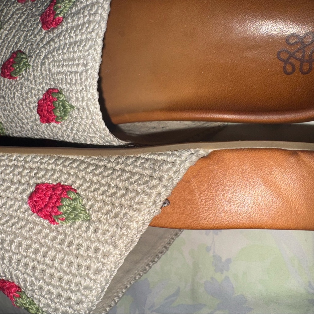 The Sak Strawberry Embroidered Women's Slip-On Shoes in Size 9 - Picture 11 of 16